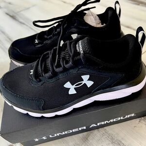 NIB Under Armor Women’s Cherged Assert Shoes